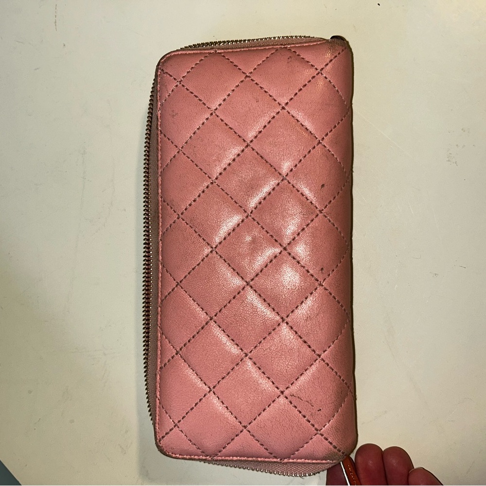Michael Kors Pink Quilted Women's Wallet - Picture 4 of 5